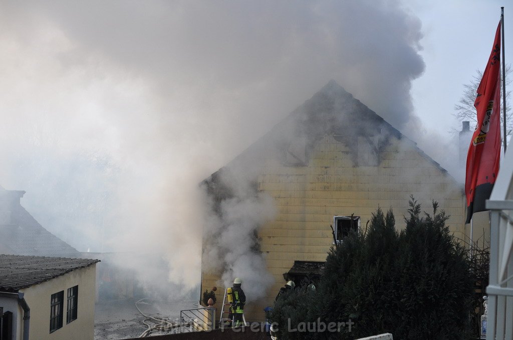 Haus komplett ausgebrannt Leverkusen P51.JPG